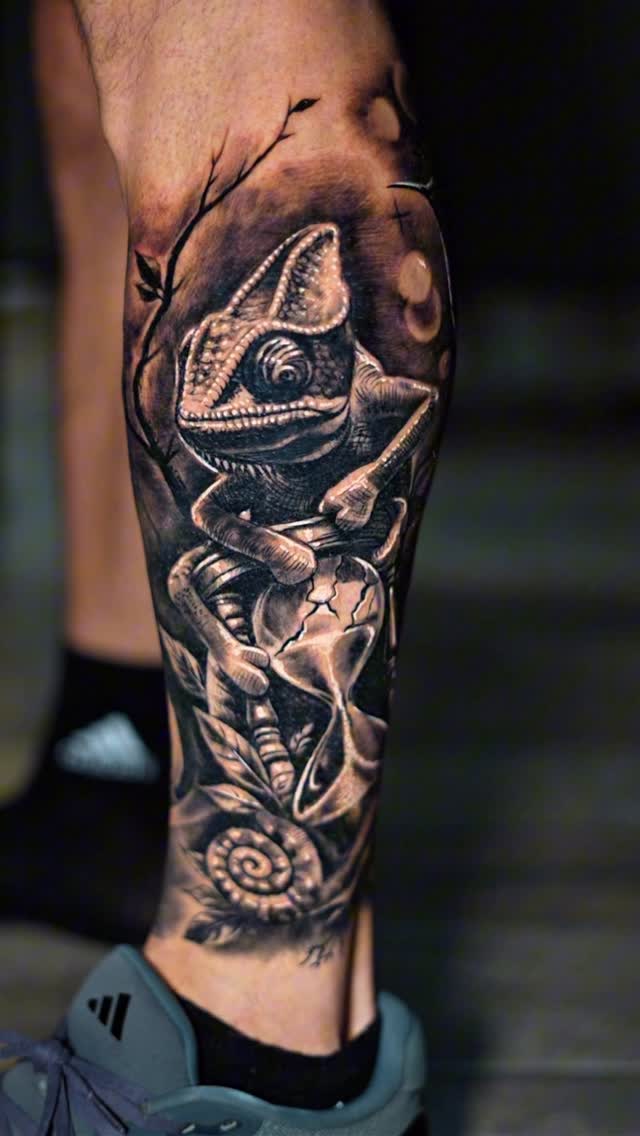 Bota completa para Ema, muchas gracias por la confianza 
Black and grey realista. Echo en tres sesiones. 
Gracias @avatattoosupplyofficial por el apoy