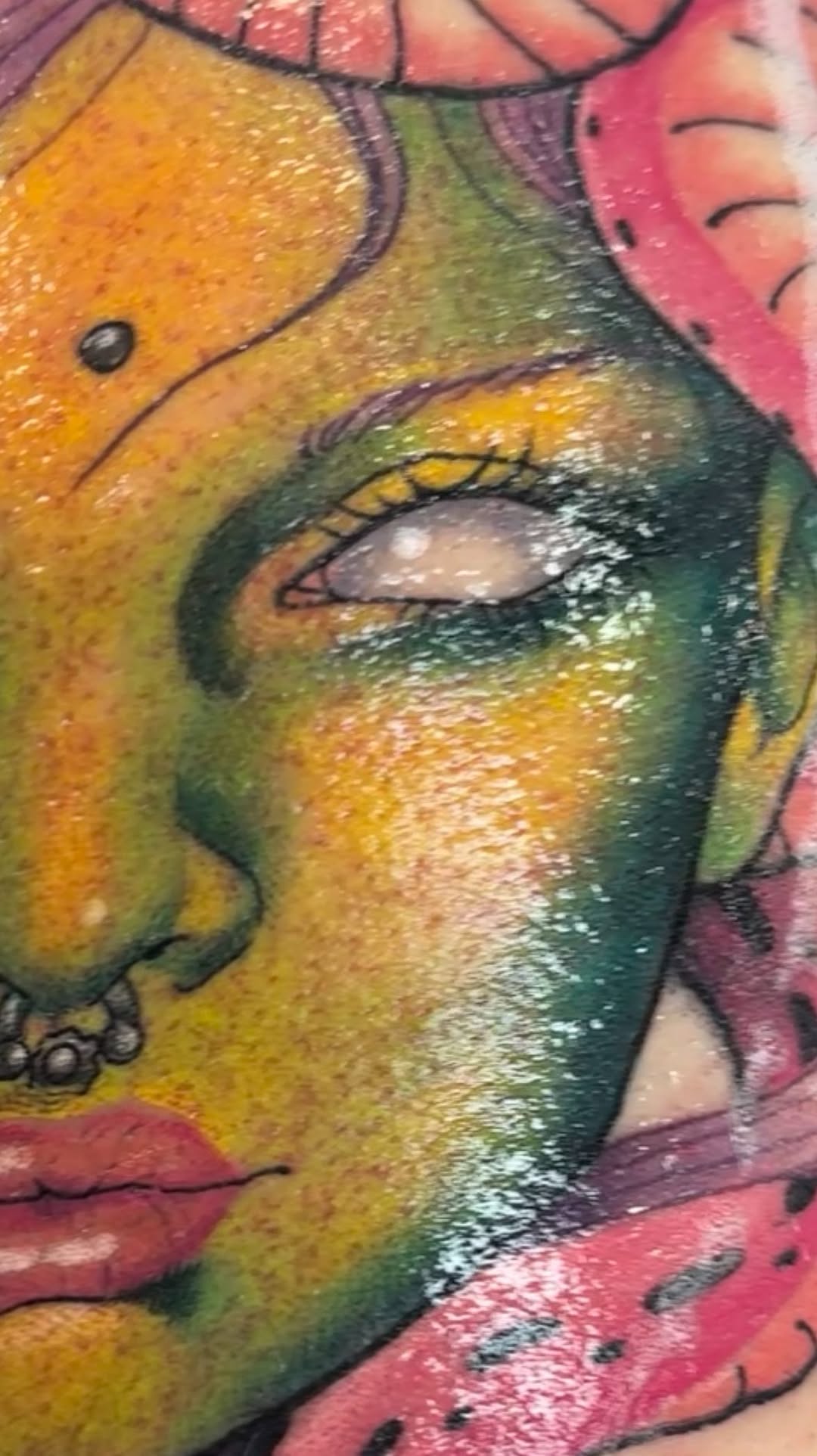 Super happy about this colorful ass Medusa on Ricardo :)

Done @beelistic_shortvine 

#tattoo #colortattoo #cincinnati #tattooing #tattooartist