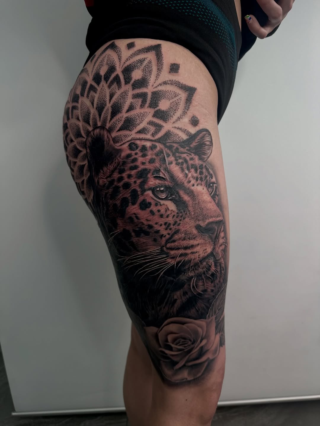 Awesome leopard tattoo done super stoked with this 
