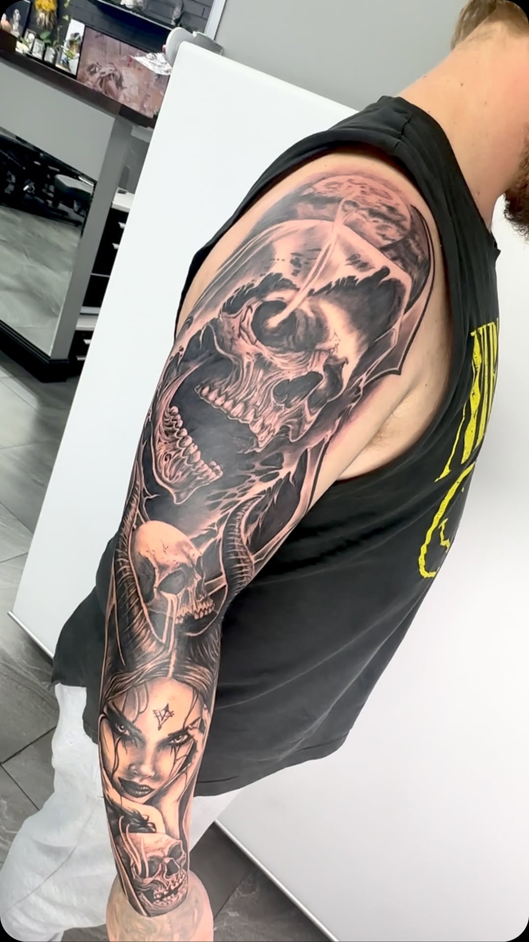 What an absolute monster first big tattoo and decided to go back to back days, this guy sat like a beast for a good 21 hours so we could smash out thi