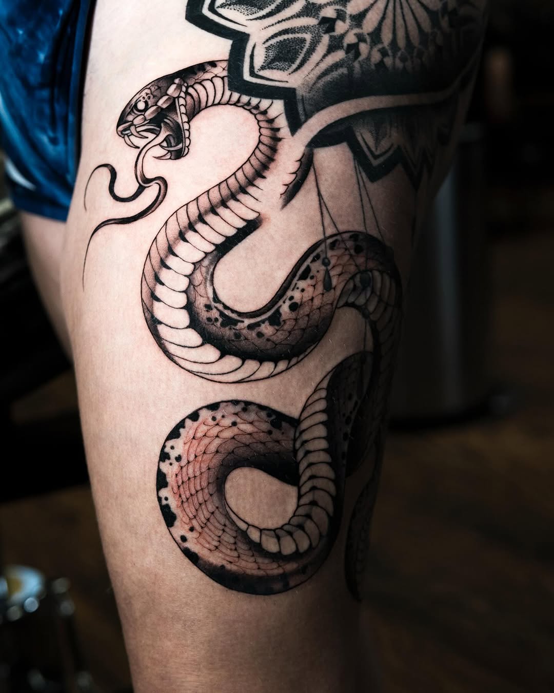 Black snake piece 
•
•
•
#snaketattoos #dallastattooartist #dfwtattoos #dentontattoos #dallastattoos