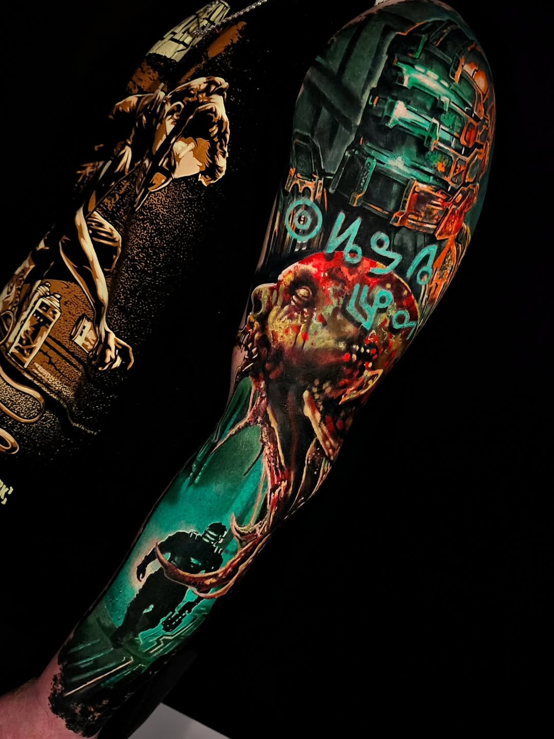 ✨️ DEAD SPACE ✨️ Sleeve 
Done over 3 consecutive days 
Yes, it is a cover-up 
(swipe for before & after)
This is definitely my favourite game of all t