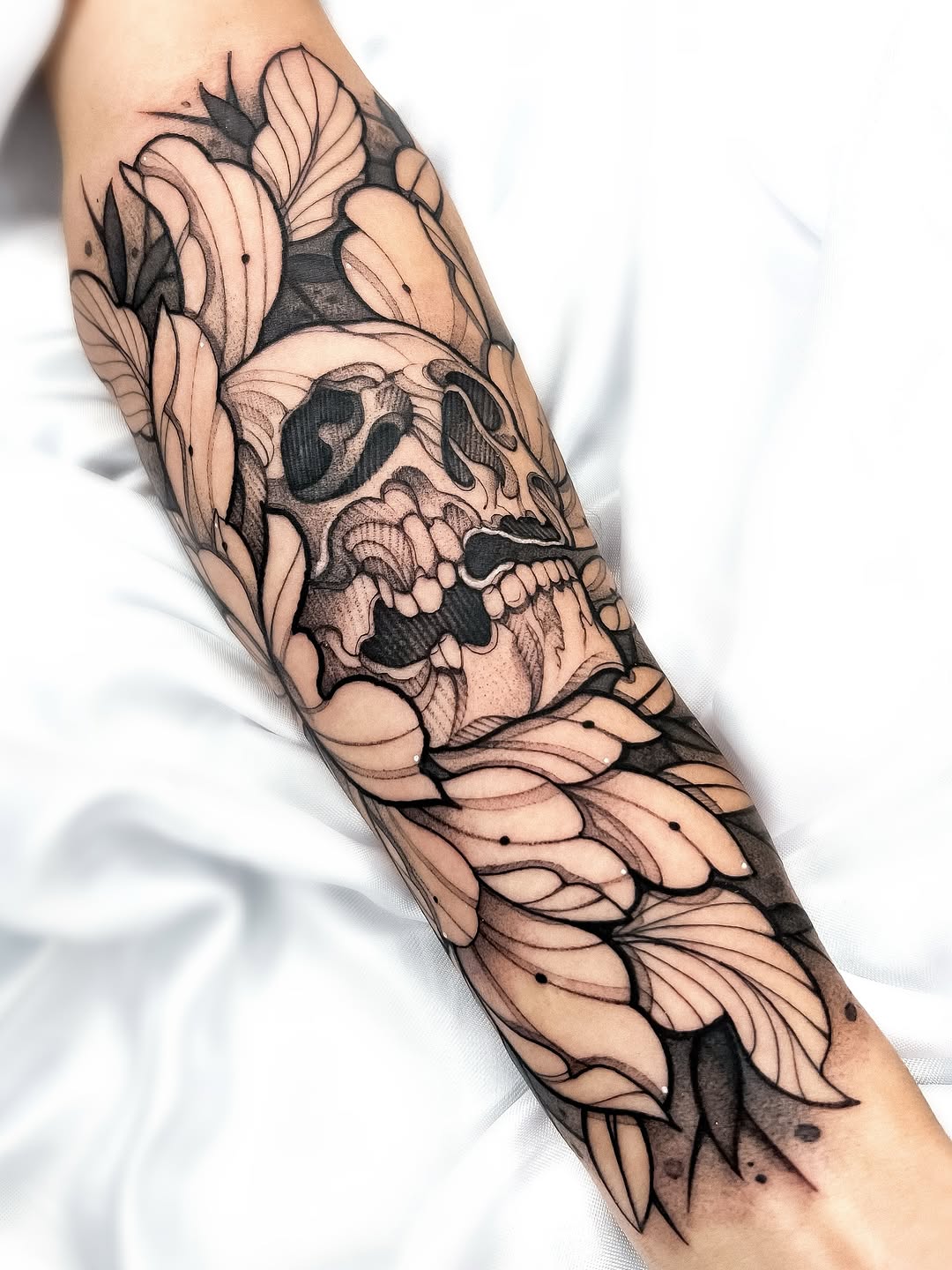 Calavera, florecida
para más cotizaciones a este a este contacto(+57, 314-847-7362)

@matrixcartridges 
@dynamiccolor 

#tattoos #skulltattoo