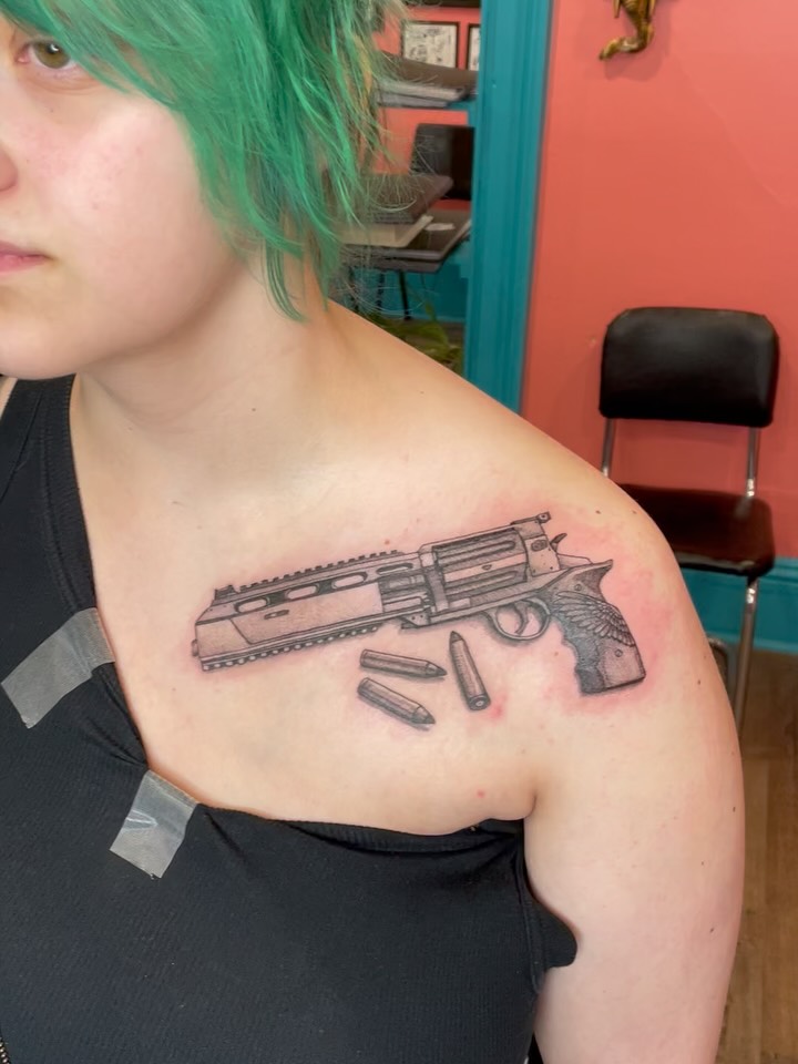 This is @https.carlee_ first tattoo. It is from the newest in the @residentevil franchise @residentevil_requiem 

The Gun is also named Requiem. Thank