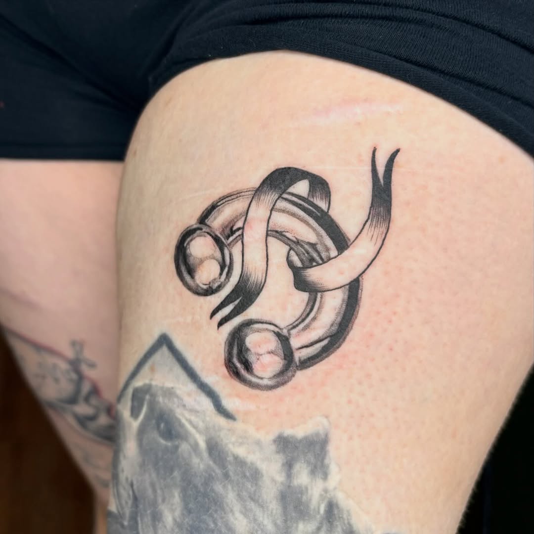 A flash piece tattooed By Deziree; @inthelewd.tattoo actively booking, and taking walk-ins. #dearyoutattoo #kansascityartist #blackwork