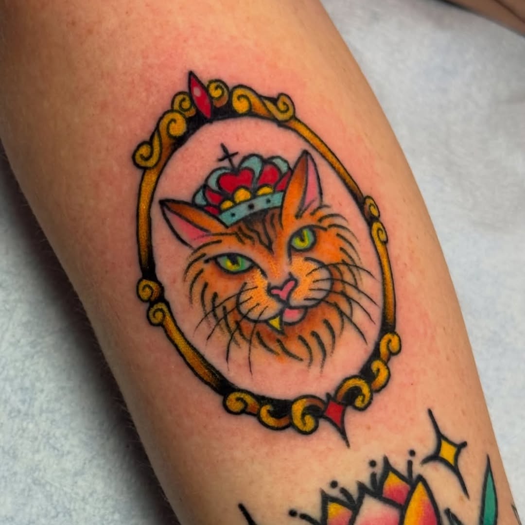 Cat portrait by @kylieharristattoo