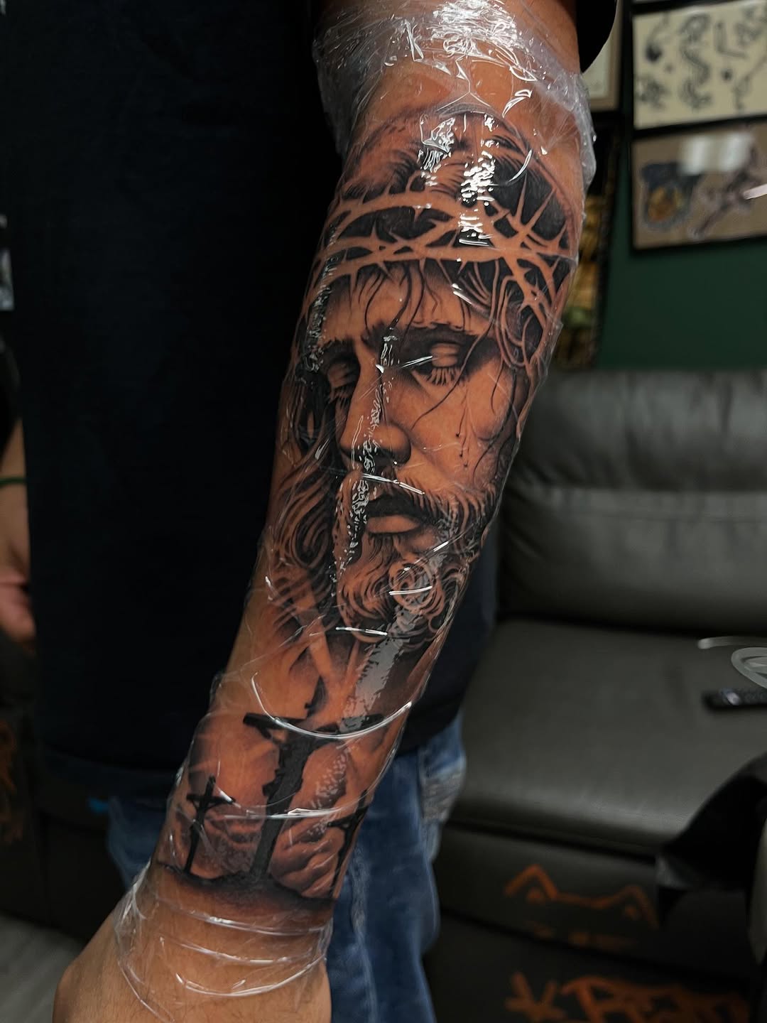 Jesús piece | October booking open 
Fill out form in bio or dm for an appointment!! 
#jesustattoo #jesuscrosstattoo #tattoo #denver #denvertattooartis