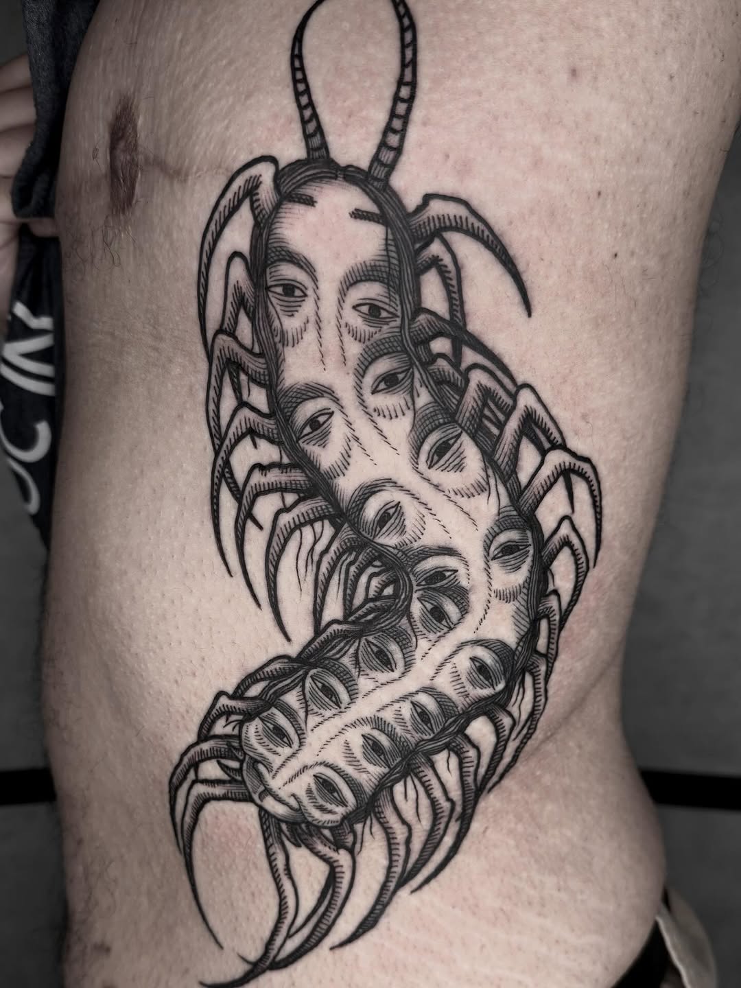 Many faces of Noh-pede? 
Centi-noh? IDNoh 

Sponsor:
@reborntattoocare 
#REBORNFAMILY

Products:
@allegoryink 
@blackworkgloves 
@papa_cartridges 

#e