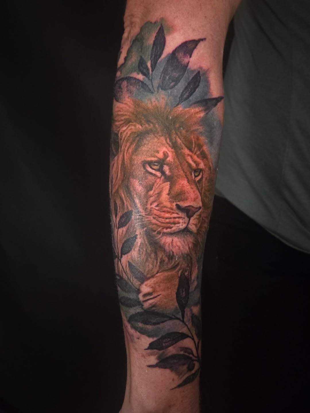 Filled in Andrea's lower arm with two of my available designs, surrounding another available design of mine from a couple of years ago  I loveeeee how