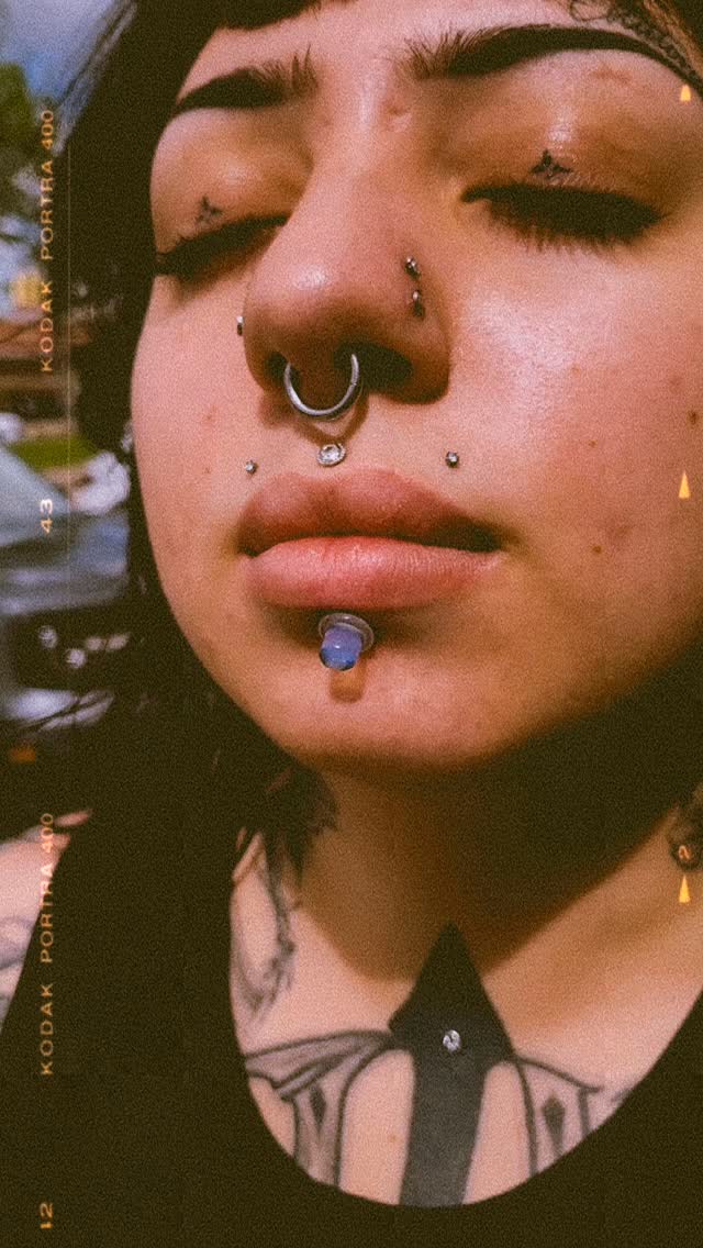 2g labret babayyyyyy 

Tlazocamati Izzi  
.
.
Here's to many more 