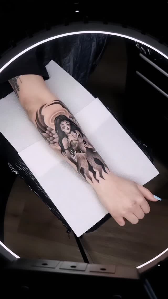 Angel 
•
Thanx to Ellie 
•
DM @devilicioustattoo for booking enquiries 
•
Stay Inked 
•
Made at @devilicioustattoo 
•
•
•
#dundee #dundeetattoo #angel