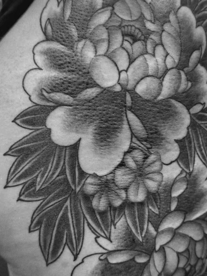 Second sitting & finished with these peonies for Amanda! 

Would love to do more big florals. 
DM to set something up 