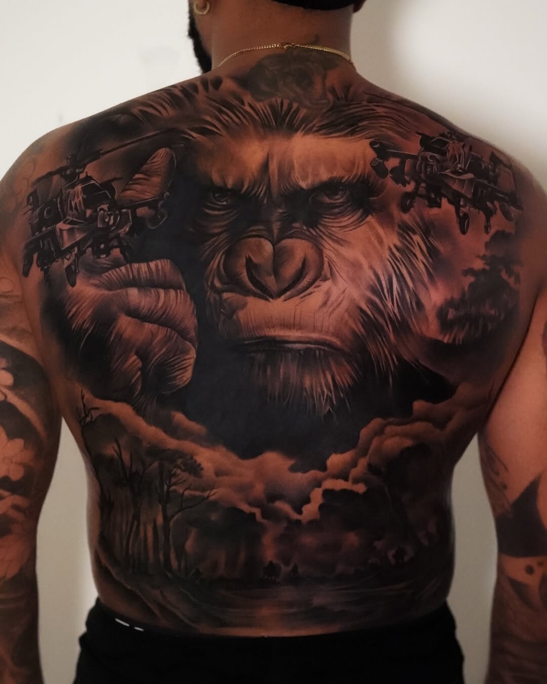 That Gorilla needs to know it’s team APE over here  - 4 days back to back well spent on this custom planet of the apes tattoo! 

Needles used 

49CM
7