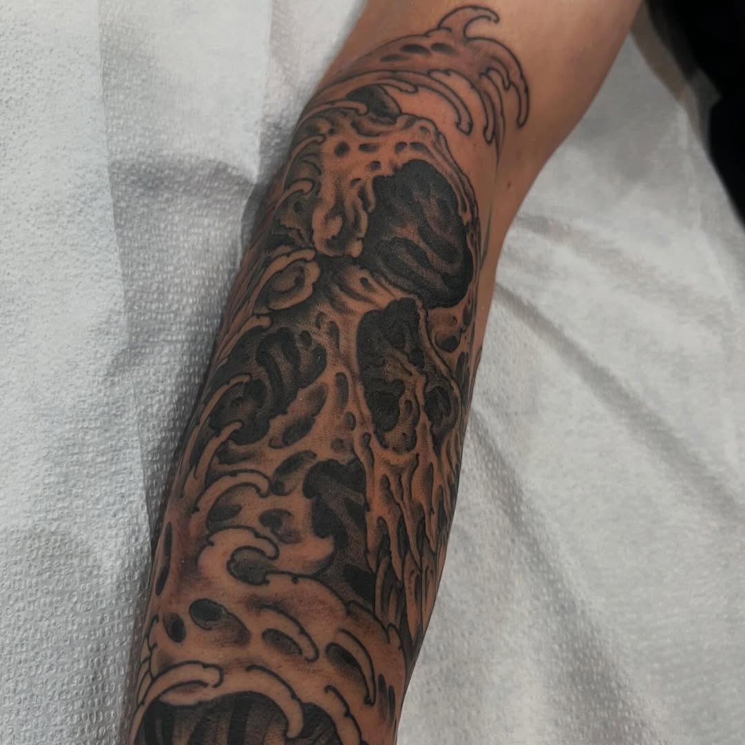 Water and skull by @brunocorsotattoo