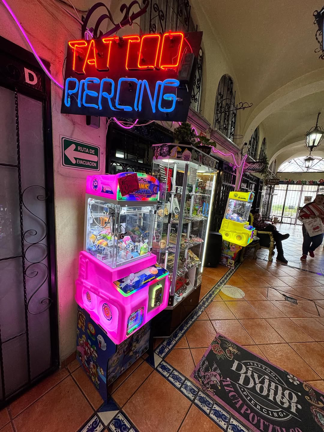  Siempre azcapo, nunca in azcapo!!!! Quien ya nos ha visitado?  por cierto vengan a jugar en. Usarás maquinitas! Y ganen un piercing  estamos de 12 a 