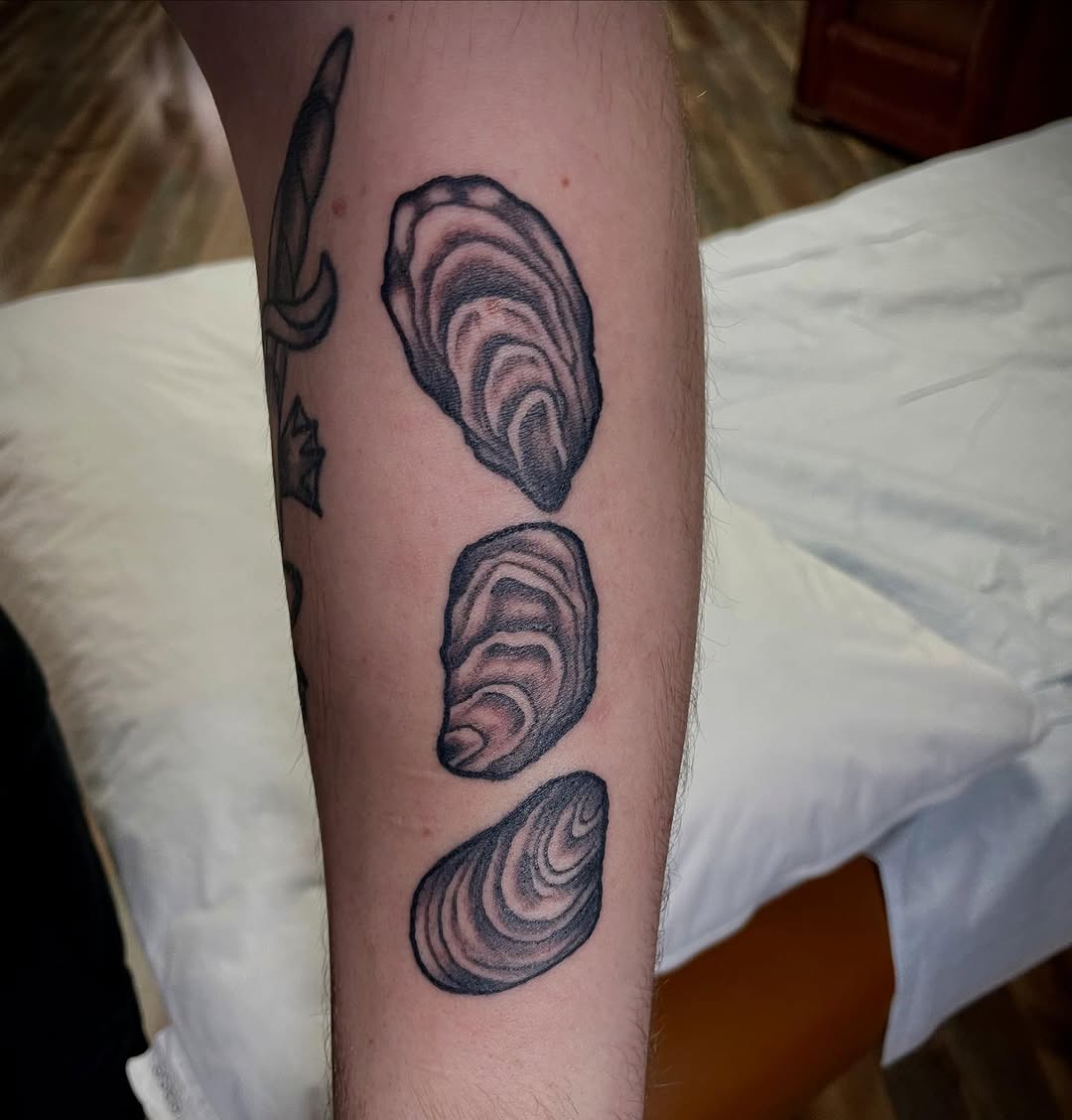 Couple fun food ones for @photos_food_ash  Always a pleasure G.  #tattoo #blackandgreytattoo #food #foodie #foodporn