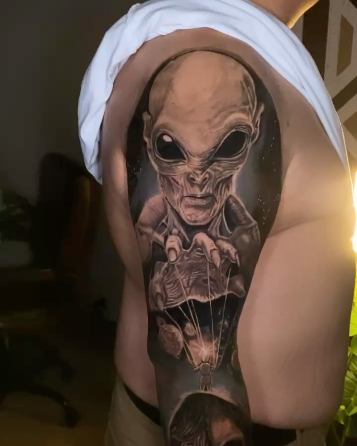 Looking for unique customized designs ? Dm and book your appointment