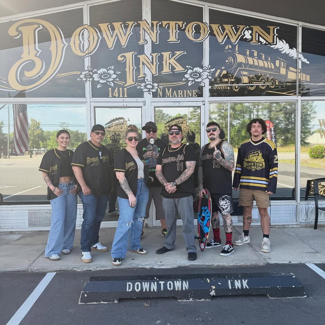 Downtown Ink has some fresh faces, swing by and meet them! 

#tattoos #downtownink910 #jacksonvillenc #camplejeune #newriver
