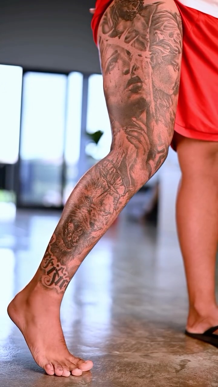 When the pain fades, the art remains. 5-session leg sleeve complete – would you survive it?  #TattooProcess #InkedLeg #RealismSleeve”