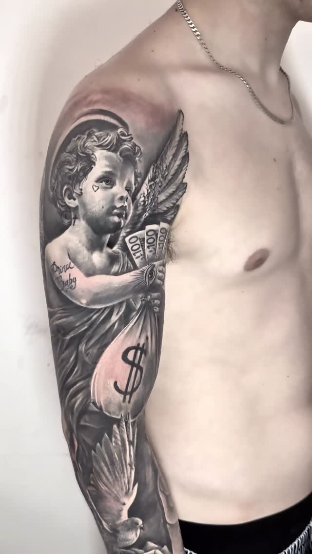 Fede e fortuna   
Thanks @mike_35129 
Realistic tattoo  

Per info o appuntamenti contattatemi in privato o scrivete allo studio @dryink_tattoo 

 
#d