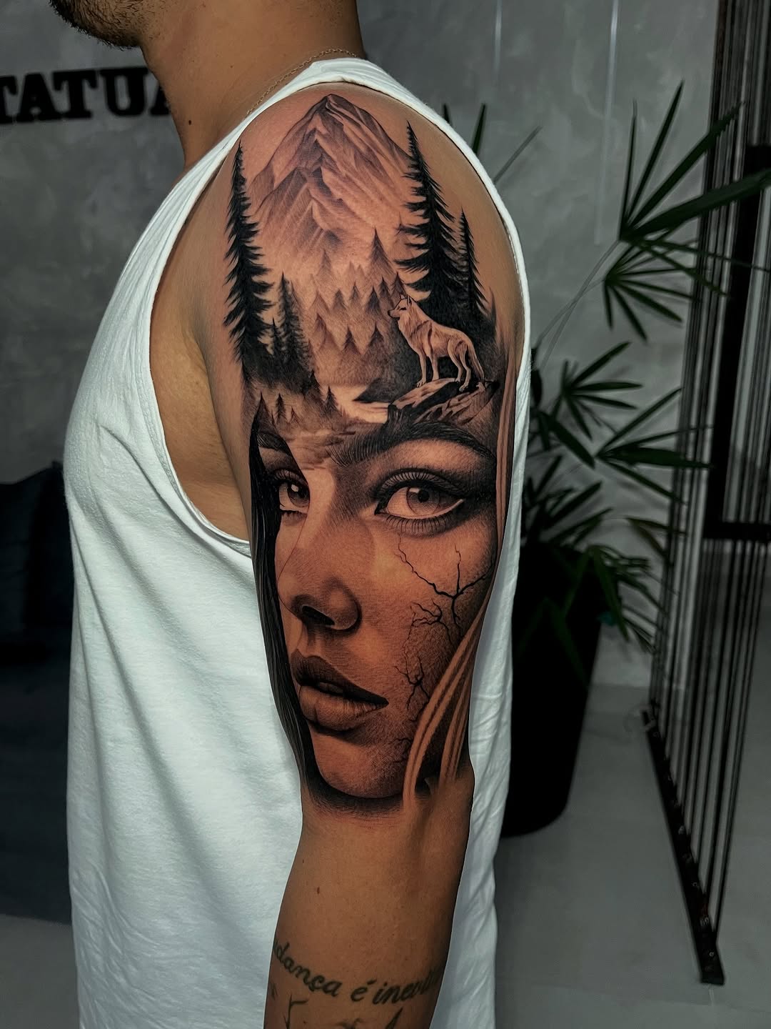 Peça surrealista explorando a fusão entre natureza e humanidade. 
.
.
.
.
Agenda aberta  contato através da dm ou WhatsApp / link na bio. 
.
.
.
.
.
#