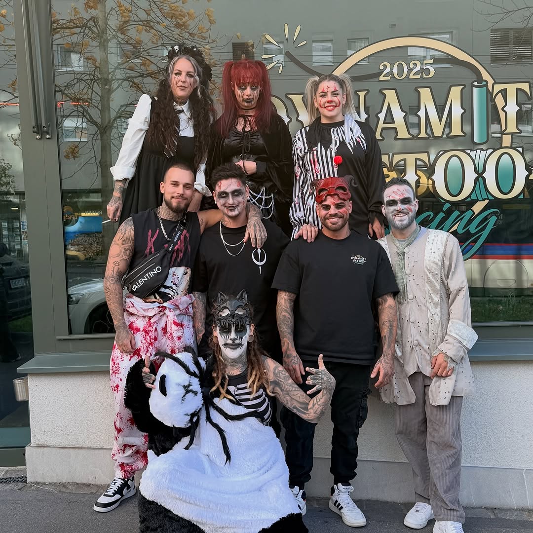 We don’t dress up for Halloween.
We just reveal our true form. 
HAPPY HALLOWEEN FROM THE DYNAMITE FAMILY 

#dynamitetattoo #dynamitetattooemmenbrücke 