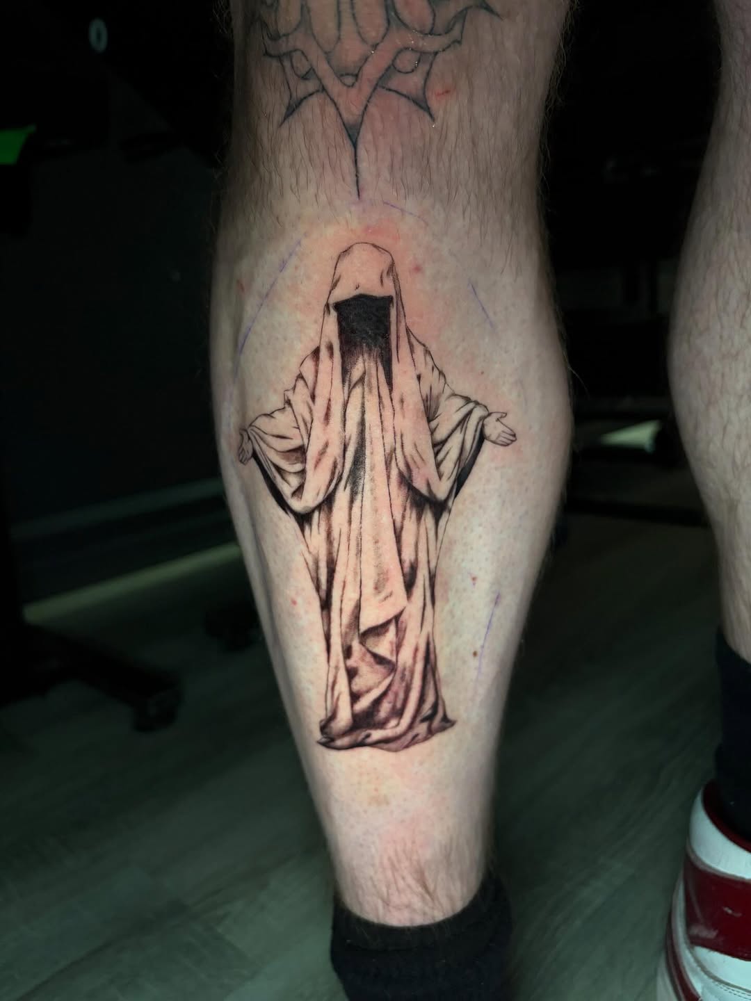 Robed figure today, had so much fun with this one 
Dm to book
.
.
.
.
.
.
#tattoo #tattooapprentice #newmarketontario #newmarketontariocanada