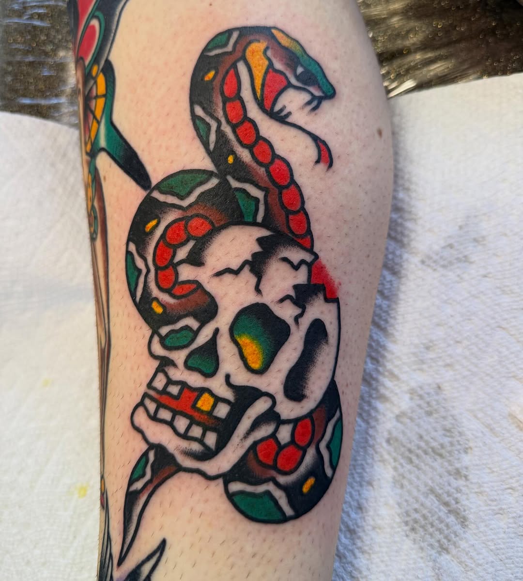 Skull snake jawn that flew back to Philly!