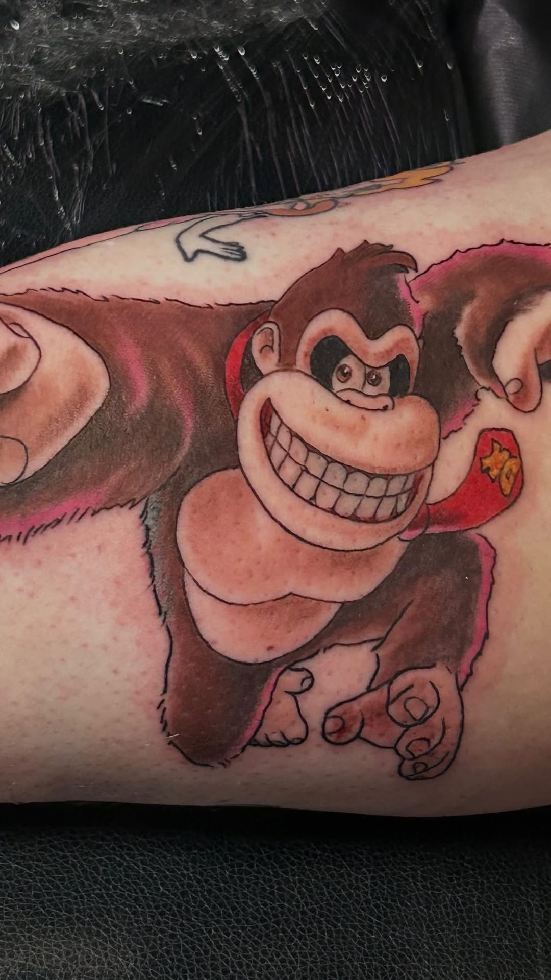 Donkey Kong by @alf_cuellar good memories 
#belmontshorelb #longbeachtattoo #donkeykongtattoo  #nintendotattoo #donkeykongcountrytattoo