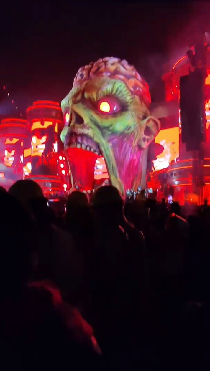 My first @apocalypsefest was insane  can’t wait for the next one 