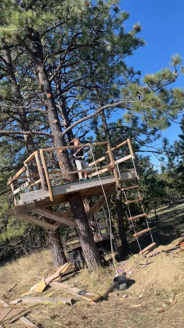 I asked Axten if he wanted to shoot a turkey from his treehouse and he said “um, it needs railings first.” So we spent some time throwing up some secu