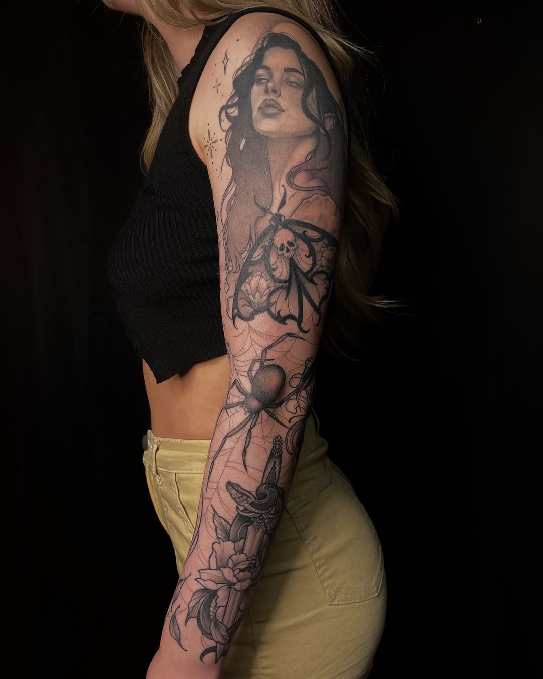 Had a blast finishing my first ever sleeve for @aleaaaa_x3 ! Thank you so much for the trust.
I remember her coming in for a walk in almost 2 years ag