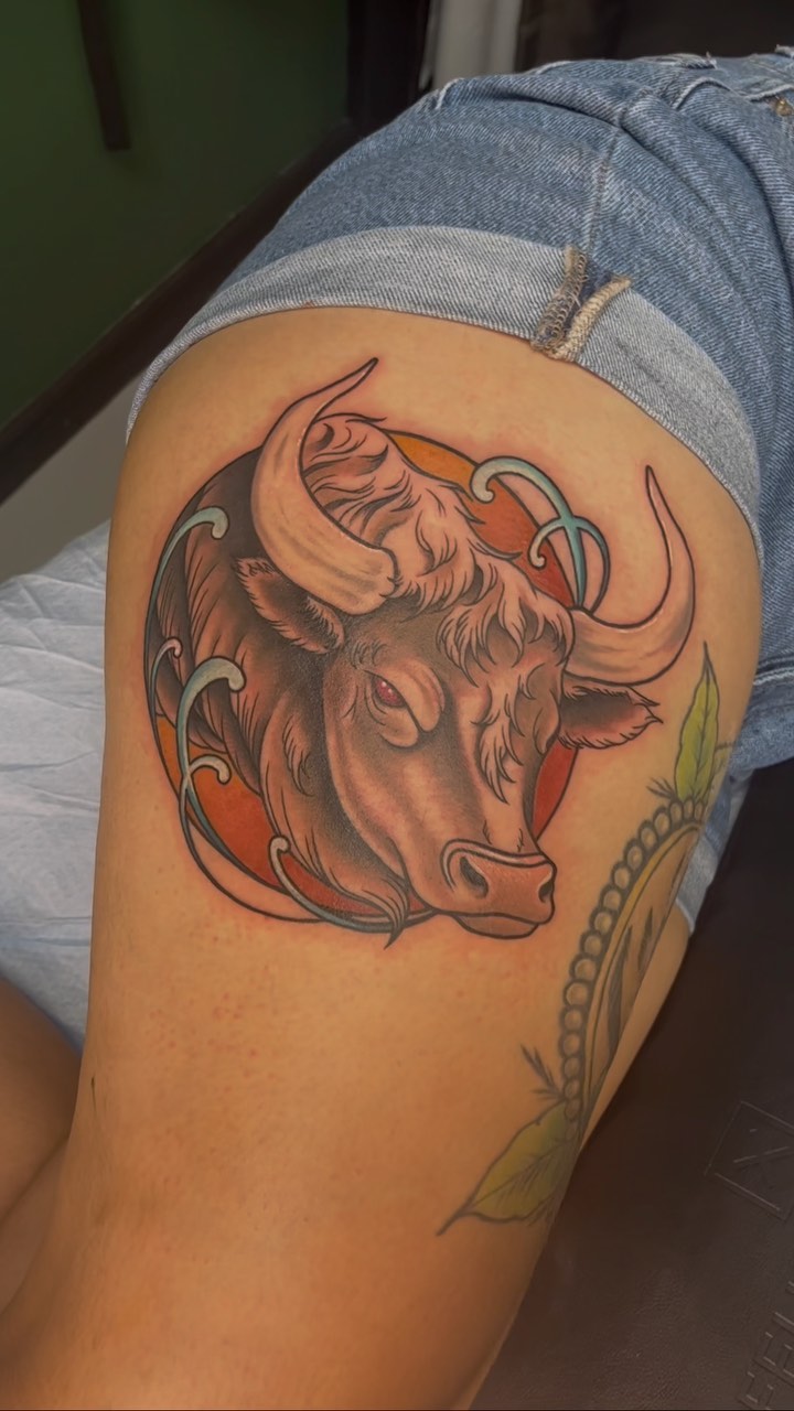 Absolutely love when clients find me and request Neotrad, especially with color  
This was such a fun piece from start to finish! My client sat like a