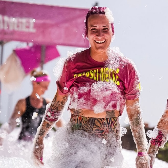 Das bin ich ✌

✨ Mama von einem wundervollen Sohn 

✨ Tätowiererin mit Leib und Seele 

✨ ich liebe es neue Projekte mit euch für die Ewigkeit umzuset