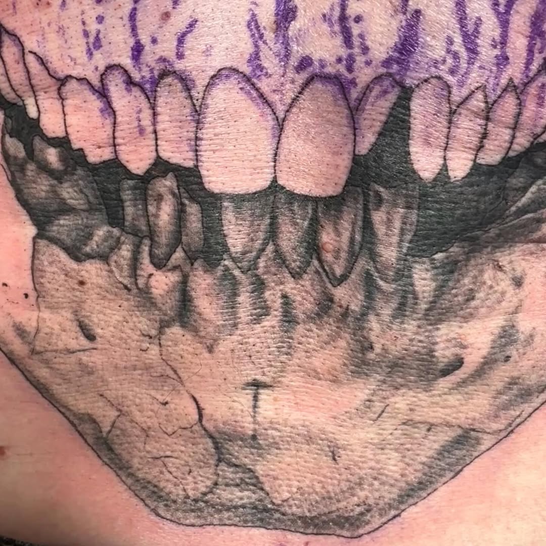 Beginning something big ✌

#backpiece #skull