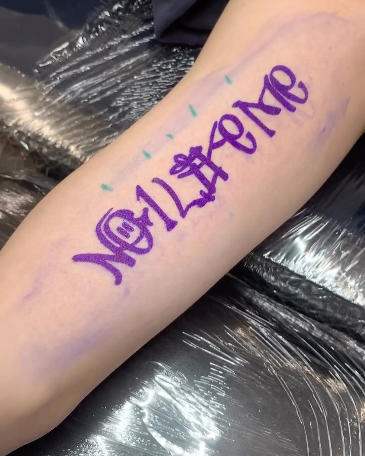 에이티즈 ATEEZ 의 멤버이자 k-pop 아티스트인
홍중님 에게 진행했었던 작업입니다.

*booking ⬆️click the kakao talk link on profile
*상담문의는 프로필의 오픈채팅 클릭 / 010-9