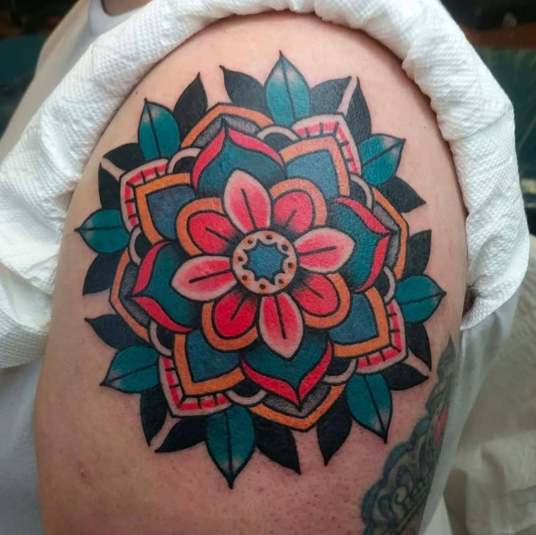 Love doing these mandala inspired geometry tattoos, want something like this? Shoot me a DM and we can get you set up, spaces available for May.
#poc