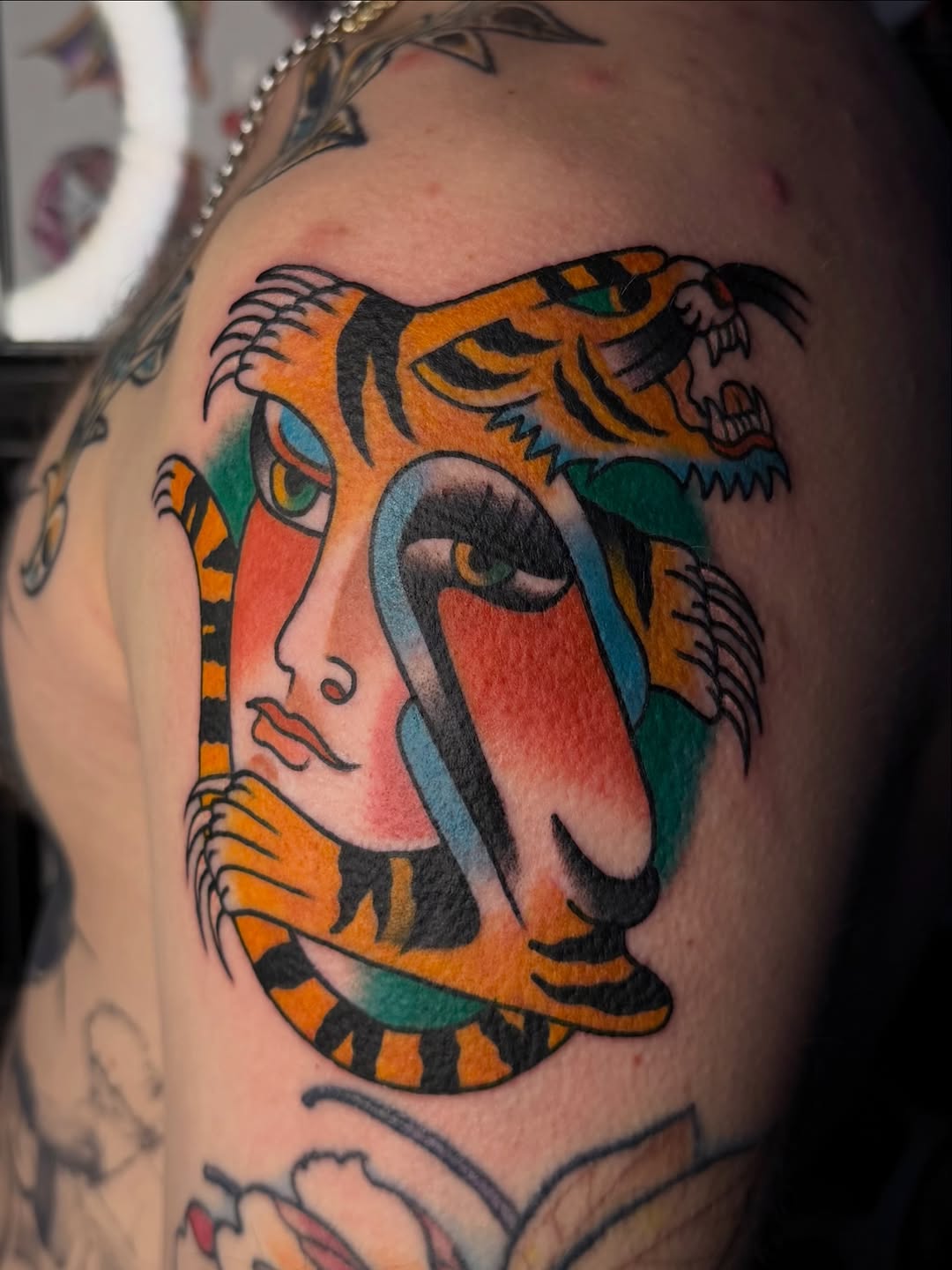 Abstract trad piece I got to do on @smokie264_tattoo 
Reference is from a Chad Koeplinger flash book! 

I would love to do more stuff like this in 202