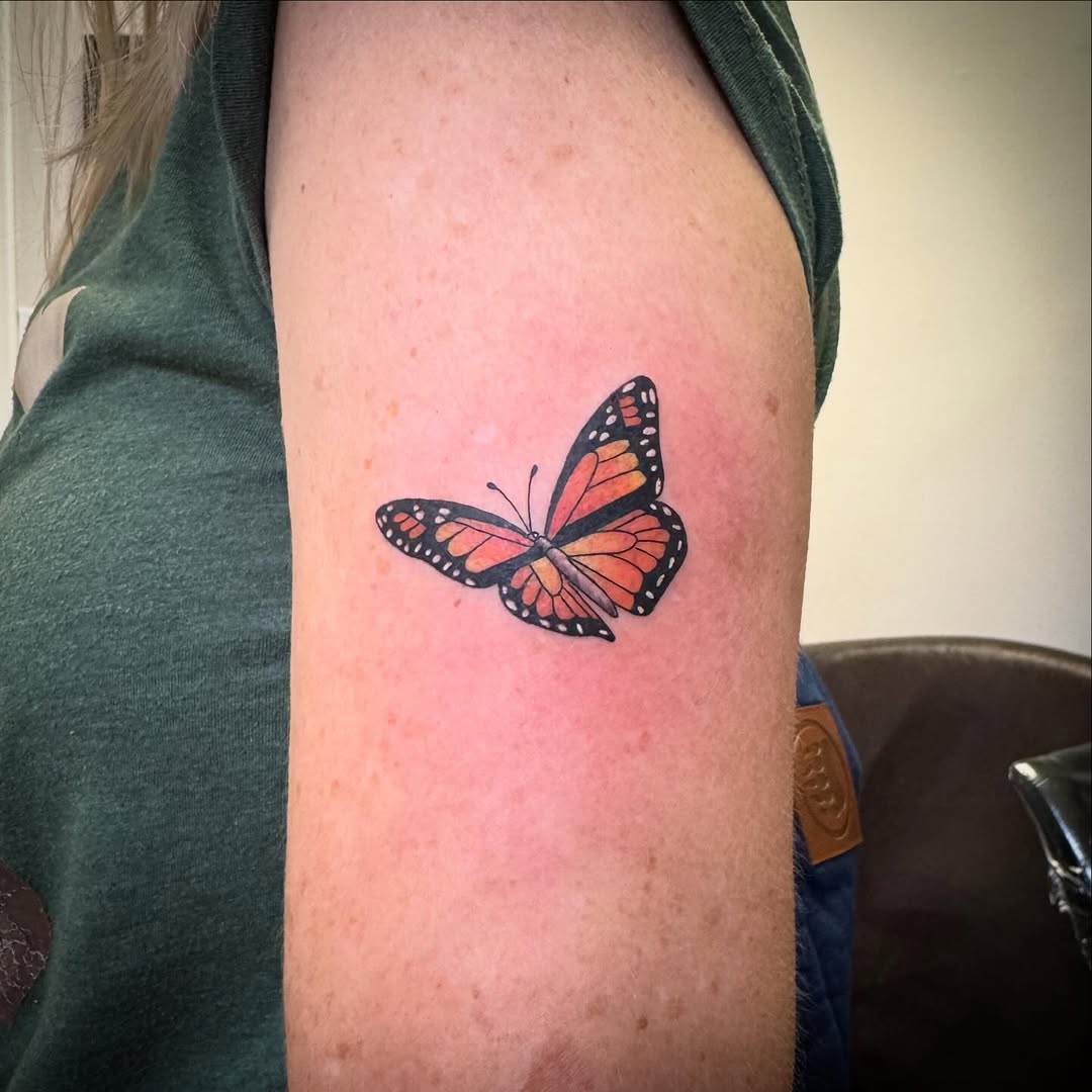 Butterfly from a while ago  

️️️

#butterflytattoo #colourtattoo #monarchbutterflytattoo #bracebridgetattoo #muskokatattoo