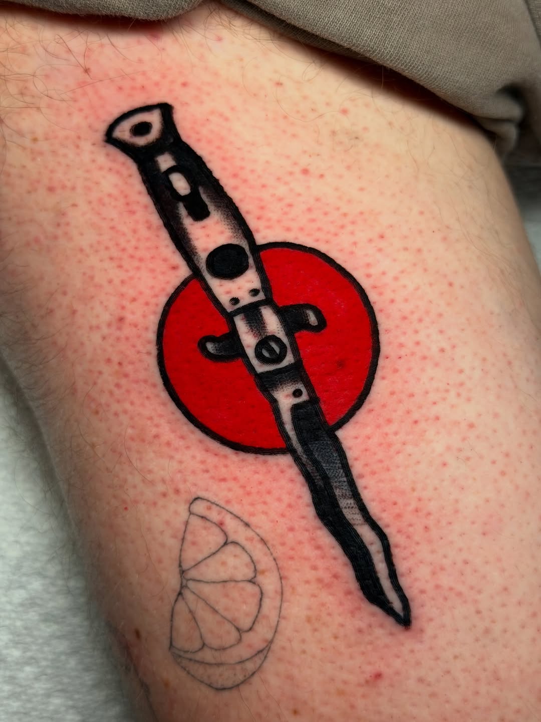 Some black and red❤️
Officially back in Phoenix AZ after traveling all week for @middleofthemaptattoo convention

Next stop DENVER COLORADO @topmarkta