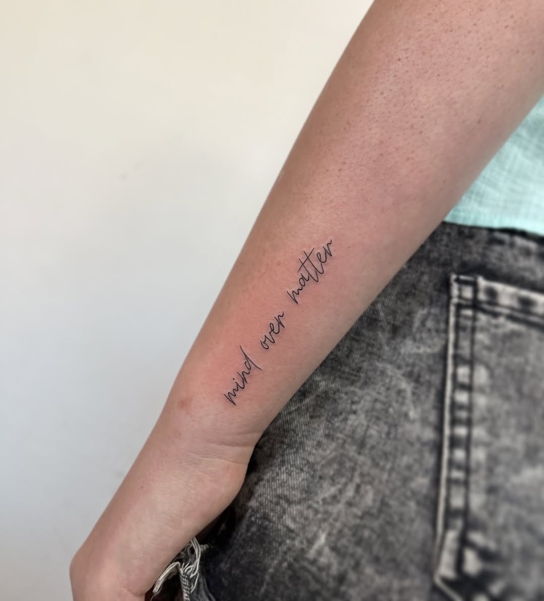 some smalls from the other day 

#scripttattoo #scripttattoos #capetowntattoo #capetowntattooartist #girltattooartist