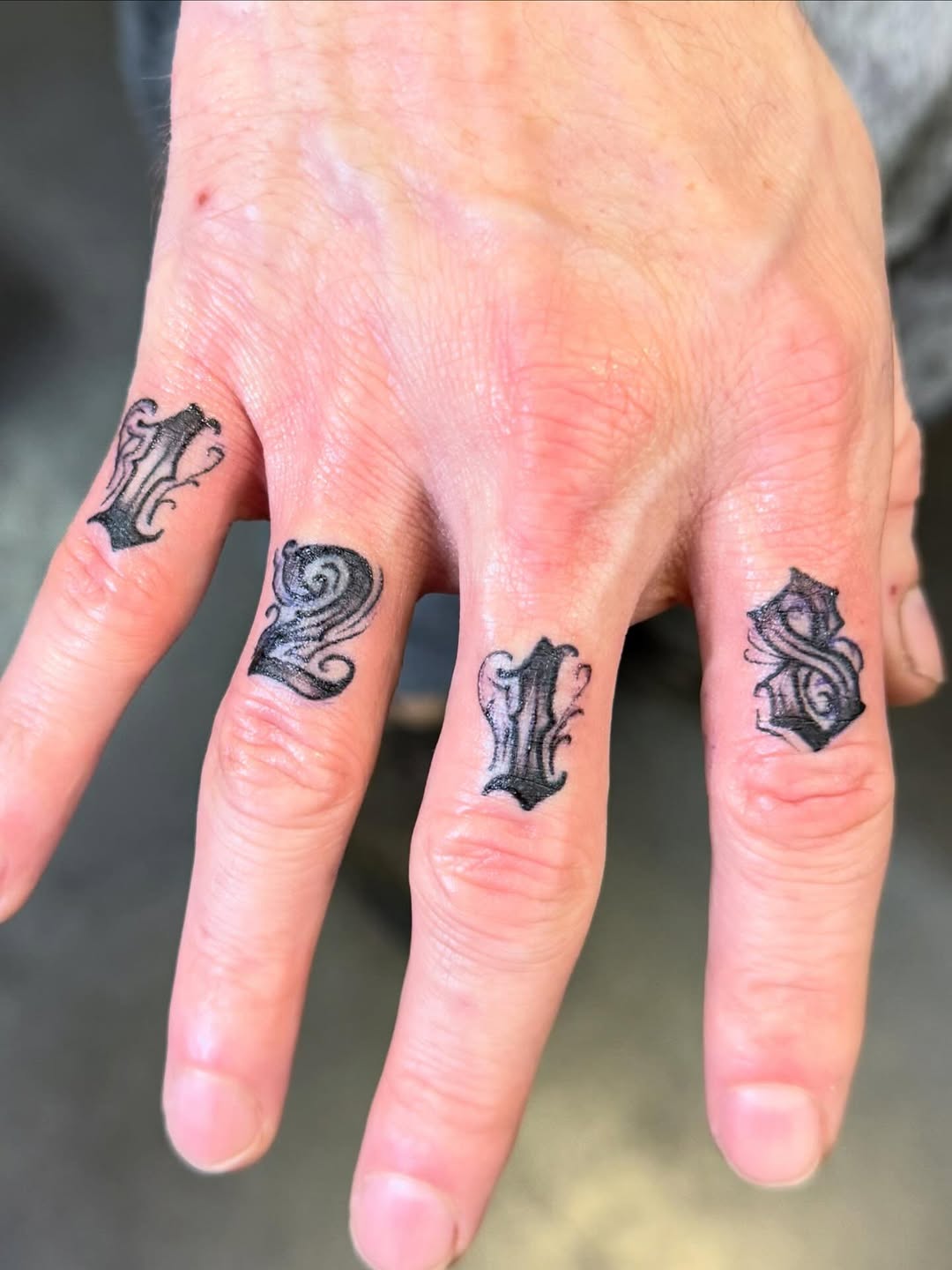 1218.
This is NOT just a number, but something earned and something fought for. 1218 days of choosing to stay, choosing to try again, choosing life e