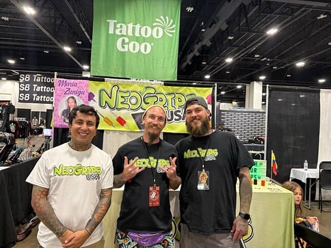 ‍☠️Denver @villainarts Convention‍☠️
I had such an absolute blast working the Denver show this year along side my @neogripsusa family! My booth mate @