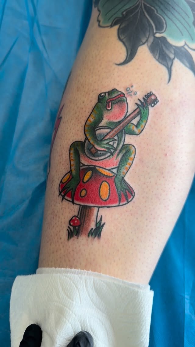 Super fun frog designed by @cursed.one I got to do on friday the 13th. 
Done @neondaggertattoo 
#thousandoaks #tattoos #neondaggertattoo #sanfernandov
