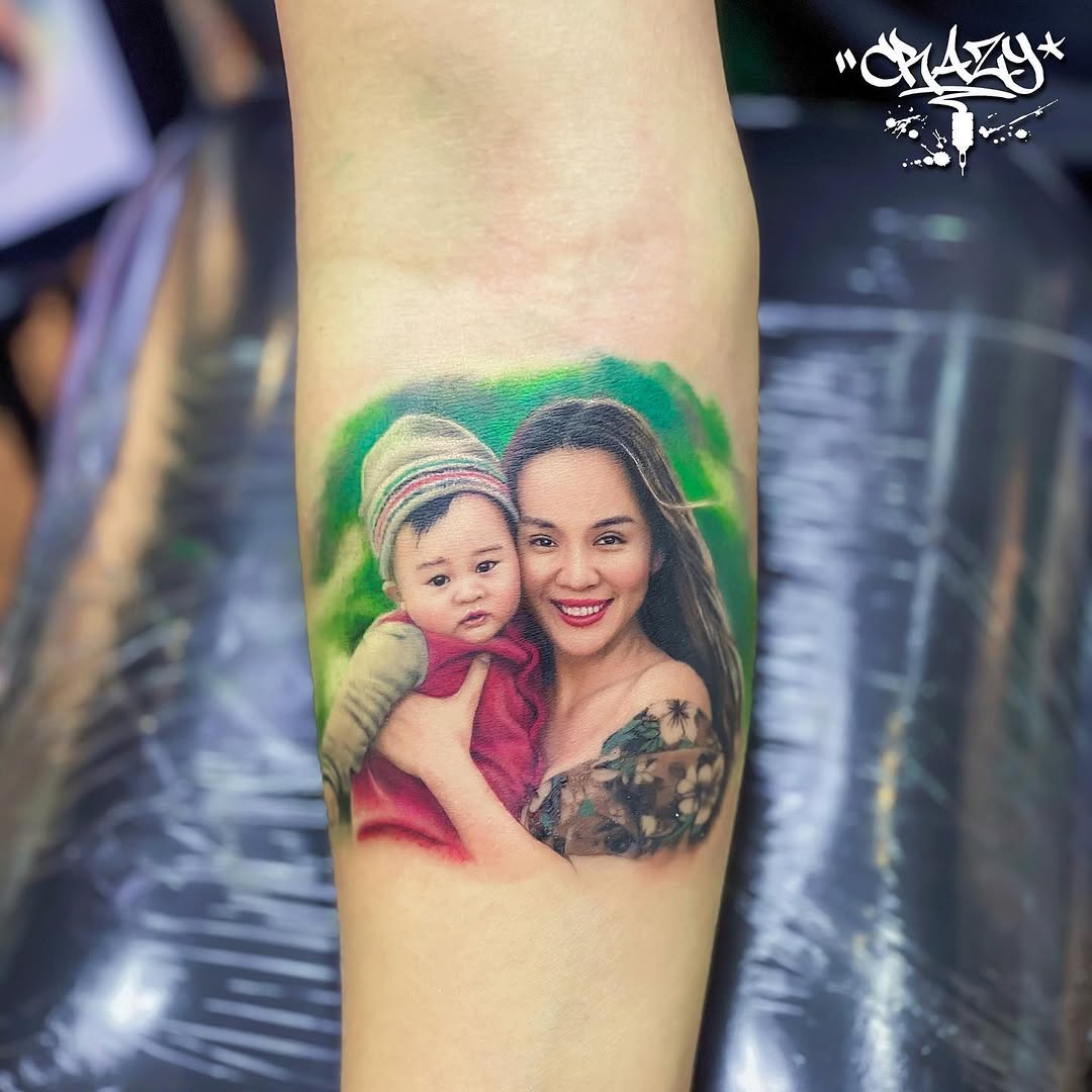 The man of Family 
#casĩHoàngBách

 Crazy Tattoo - Makes your body more beautiful 
Instagram: @crazyyytattoo
☎️Call me: 0772662260
Address: 248/6 H
