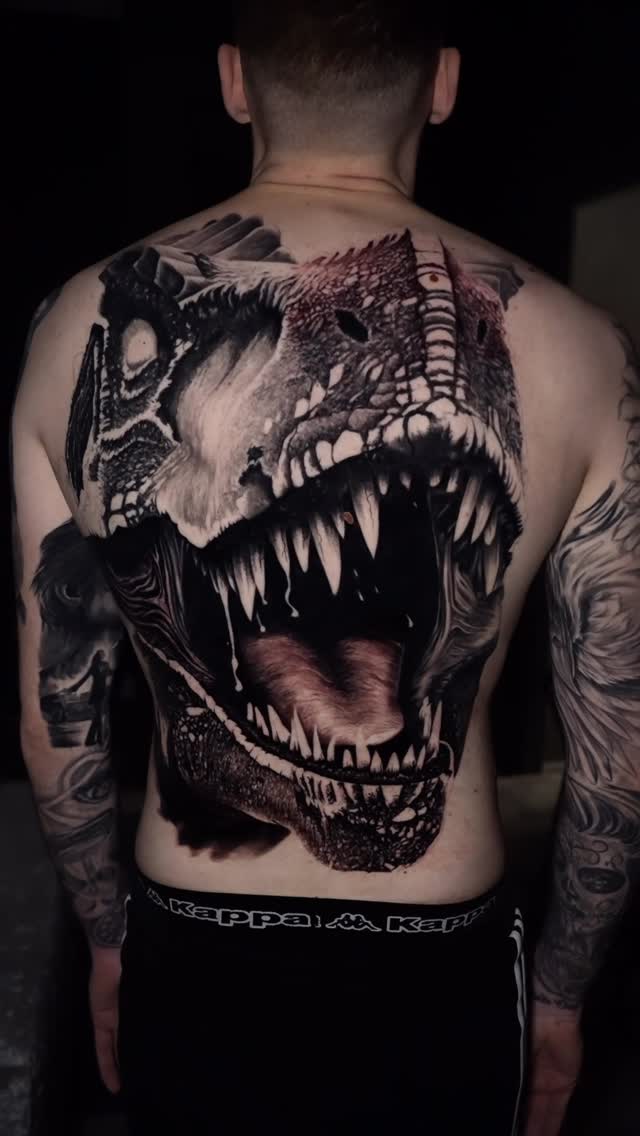 T-Rex . A few more sessions to finish this beast . Enjoying every minute of this project! 

Booking/info: 
✉️ info@85tattoos.com
 +31640800760

#tatto