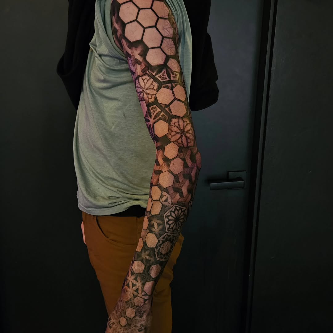 Look what I did!!!! #geometrictattoo #geometricsleeve  #pattern #utahtattoo #tattooer #tattoos #sleeve