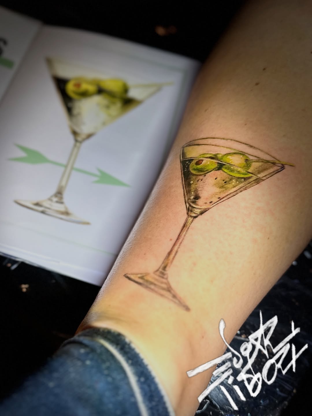 Cocktail Tattoo Favorit Drink  @meinschiffofficial @cruiseship.tattoo @martini  #smalltattoo #colortattoo #illustrativ #illustrativtattoo #martini