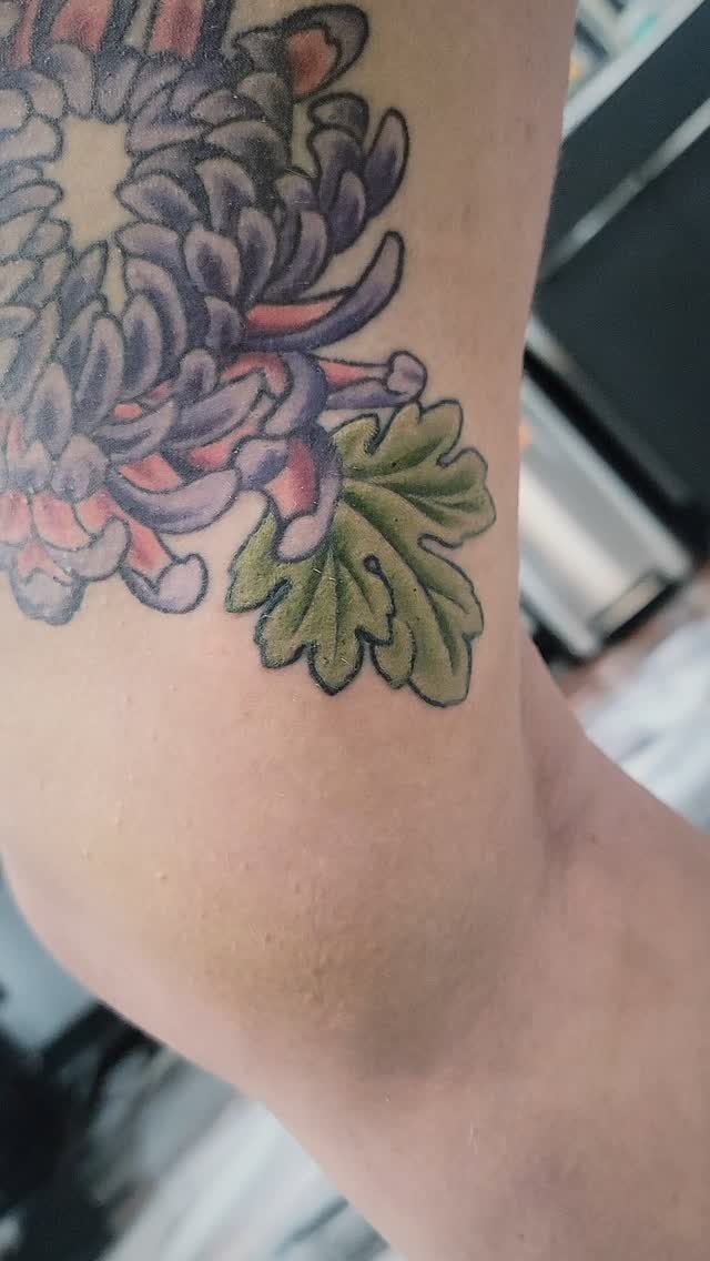 Chipping away at a rework/ enhancement of some poppies,  they needed some friends!  Thank you Rachel for your trust with this piece,  I am so pleased 