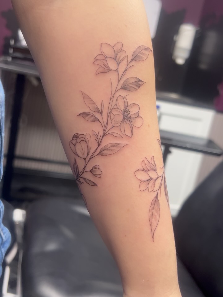 I can buy myself flowers ✨

By @tat2joyce at @patremfilia Retie